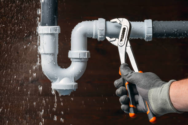 Professional Plumbing technician working in Melbourne, IA